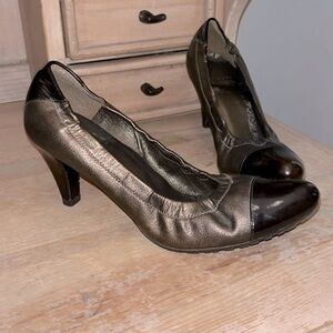 Stuart Weitzman Leather Pumps Cap Toe Metallic Bronze Scrunchy Patent Spain 7